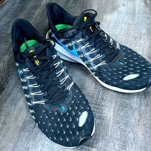 Nike Zoom Vomero 14 men’s size 9
